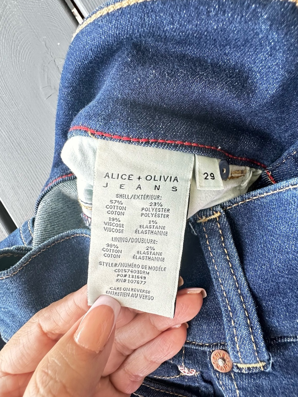 Alice + Olivia High Rise Wide Leg Seamed Bell Jeans in a dark wash S 29 - Picture 11 of 12